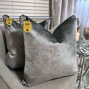 1- NWT CALLISTO HOME DECORATIVE PILLOWS (Read description)